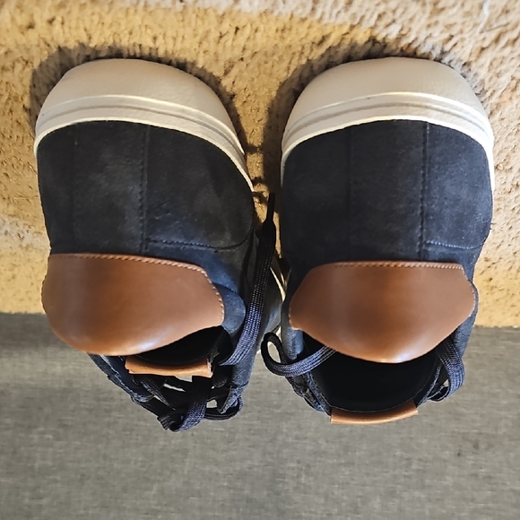 Vince Parker-B, Coastal MU Sneakers - Picture 4 of 8